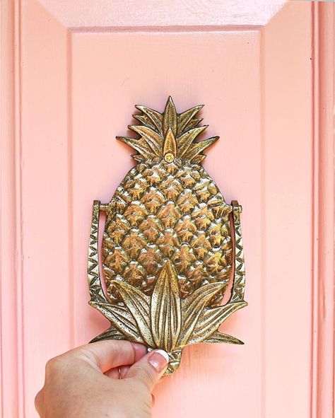 Elsie's taking over @CountryLivingMag today! Hop on over and see a day in snapshots! Pineapple Door Knocker, Pineapple Decor, Pink Door, Beach House Interior, Front Porches, Ranch Style Home, Beautiful Mess, Door Knocker, Décor Diy