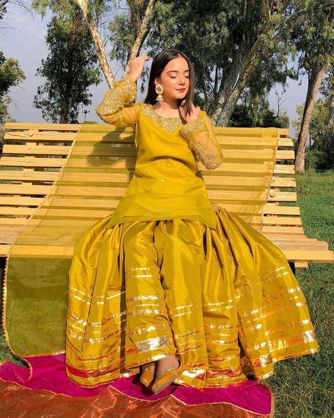 Haldi Ceremony Outfit For Bride Pakistani, Simple Mehndi Dresses, Dabka Work, Haldi Ceremony Outfit, Haldi Dress, Mehndi Outfit, Bridal Lehenga Online, Mehndi Outfits, Haldi Outfits