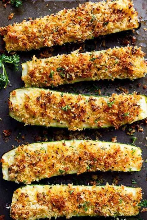 Zucchini Stuffed, Parmesan Crusted Zucchini, Zucchini Recipes Baked, Zucchini Boat Recipes, Bake Zucchini, Stuffed Zucchini, Parmesan Zucchini, Low Carb Zucchini, Grilled Zucchini