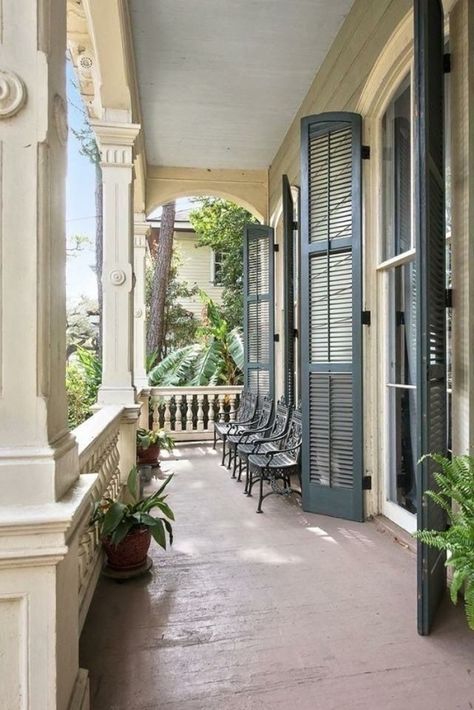 (99+) Image reblogged from @prettypicsdelightfultips – @elegantsimplicities on Tumblr Victorian Porch, Creole Cottage, Folk Victorian, New Orleans Homes, Porch Railing, Porch Design, New Orleans Louisiana, Colonial Style, Colonial House