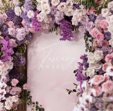 Dekor Lamaran, Lilac Wedding Themes, Wedding Lilac, Purple Wedding Bouquets, Purple Theme, Dream Wedding Decorations, Lilac Wedding, Flowers Shop, Indian Wedding Reception