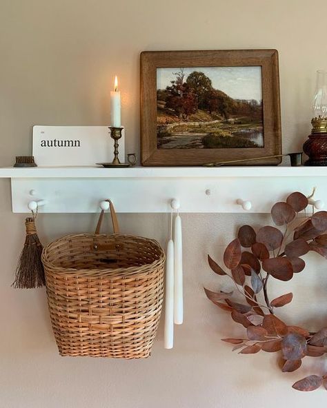 Over Door Decor, Vintage Fall Decor, Thrifted Home Decor, Farmhouse Shelves, Home Entrance Decor, Entrance Decor, Antique Decor, Holiday Home Decor, Simple House