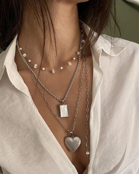 🖤Minimal, Boho & Cute! Whichever your style, this layered necklace set will be your favorite! #layerednecklace #heartnecklace #silvernecklace #giftforher #handmadejewelry #anangelshug Stackable Necklaces Silver, Silver Necklace Stack, Dainty Jewelry Layered, Autumn Moodboard, Stackable Necklaces, Minimal Boho, Turquoise Charm, Layered Necklaces Silver, Layered Necklace Set