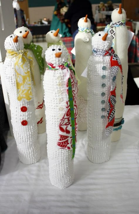 I love these primitive snowmen. I think I'll use the remnants of that old chenille bedspread I got at a thrift store years ago, and make these before Christmas '13. Christmas Crafts To Sell Bazaars, Snowmen Ideas, Chenille Crafts, Snowman Craft, Christmas Crafts To Sell, Snow People, Trees Art, Winter Decorating, Primitive Snowmen