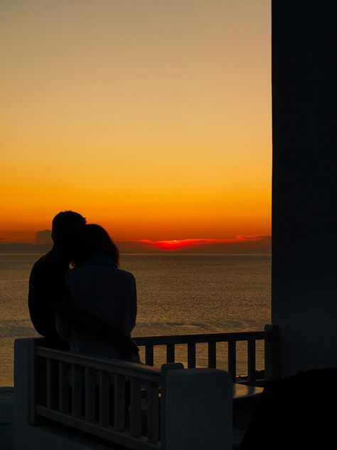 Couple Watching the Sunset❤ #Relationships #Love #Cute Tumblr, Fix A Relationship, Photos Amoureux, Relationship Advice Marriage, Shattered Dreams, Mykonos Island, Watching The Sunset, Skateboard Design, Lake Sunset