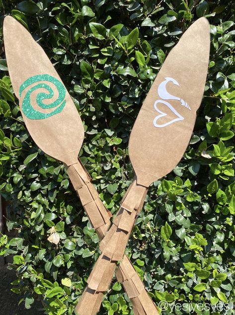 Moana Themed Party Decorations, Moana Homecoming Float, Hawaii Diy Decorations, Moana Party Diy, Diy Moana Oar, Moana Diy Decorations, Moana Props, Moana Float Parade, Trunk Or Treat Moana