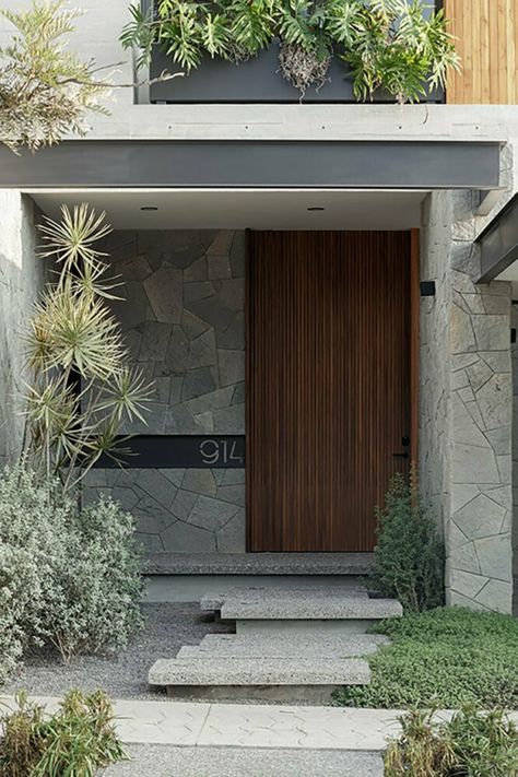 Home Entrance Design, Entrance Design Ideas, Front Door Landscaping, Exterior Wall Tiles, Modern Tropical House, Front Wall Design, Cladding Design, Modern Entrance, Wall Tiles Design