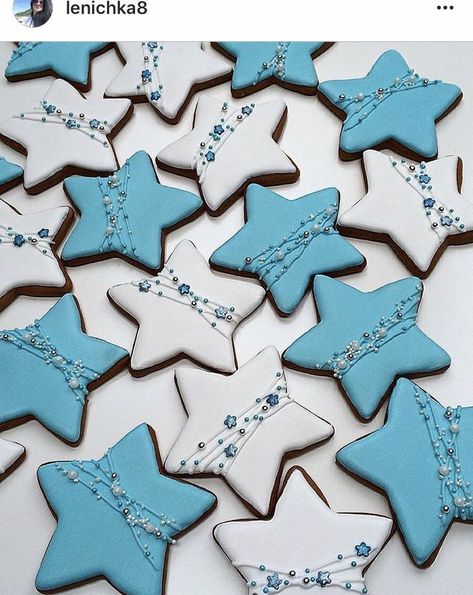 Star Iced Cookies, Star Shaped Cookies Decorated, January Sugar Cookies Decorated, Triangle Cookies Decorated, Decorated Star Cookies, Blue Cookies Decorated, Star Cookies Royal Icing, Christmas Star Sugar Cookies, Star Royal Icing Cookies