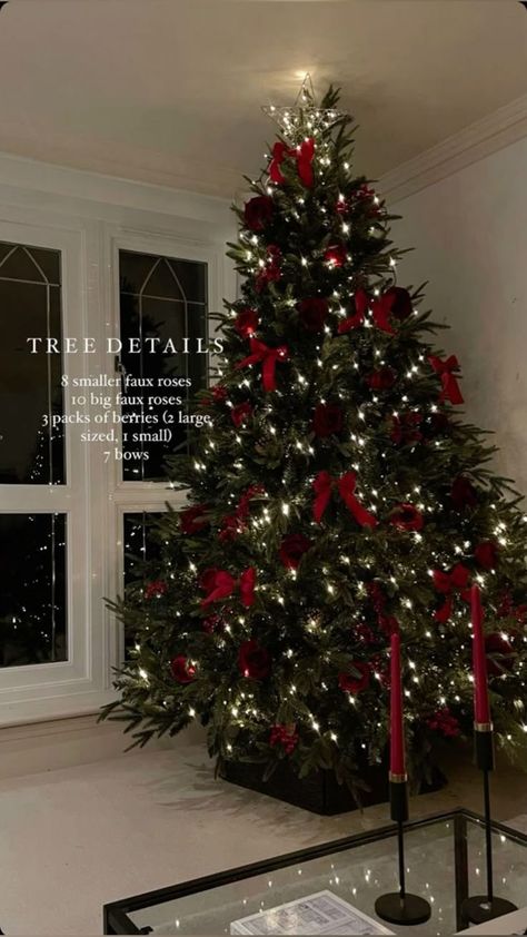 Christmas Tree Inspo, Christmas Dreaming, Cozy Christmas Decor, Christmas Apartment, Elegant Christmas Trees, Christmas Decor Inspiration, Classy Christmas, Christmas Themes Decorations, Christmas Tree Inspiration