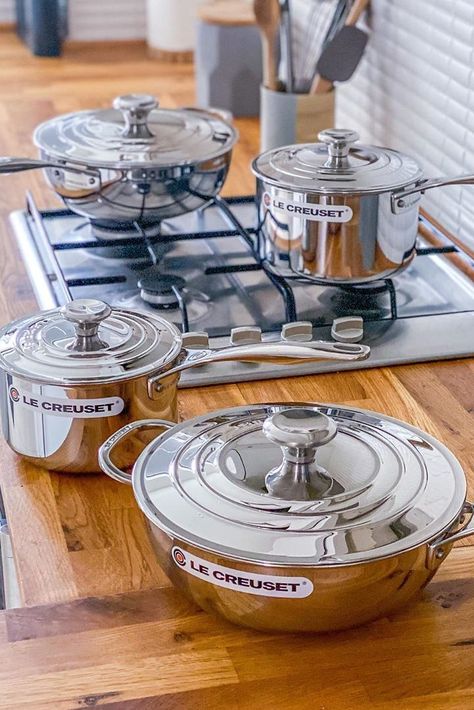 Cookware Set Best, Le Creuset Kitchen, Working Kitchen, Kitchen Essentials List, Fancy Kitchens, Cookware Set Stainless Steel, Gadgets Kitchen Cooking, Bright Kitchens, Stainless Steel Cookware