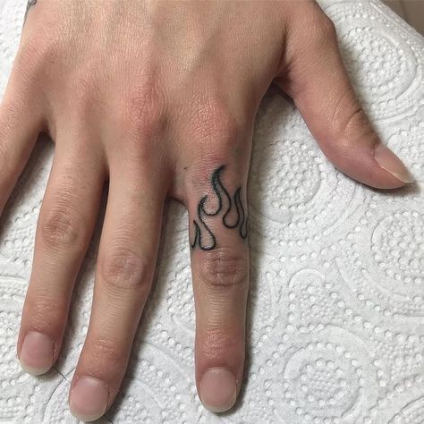 @fentycafe 🧿 Finger Tattoos Flame, Tattoo In Finger, Flame Finger Tattoo, Herren Hand Tattoos, Middle Finger Tattoos, Hand Tatto, Tato Henna, Finger Tats, Hand And Finger Tattoos