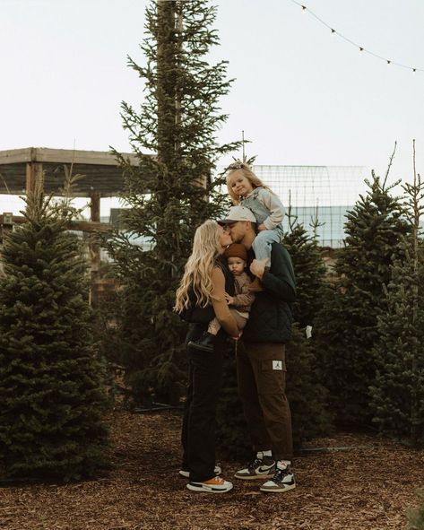 Christmas Tree Photoshoot, Christmas Tree Farm Pictures, Tree Farm Pictures, Farm Instagram, Farm Family Pictures, Tree Farm Photo Shoot, Christmas Tree Farm Photo Shoot, Winter Family Photoshoot, Christmas Tree Farm Photos