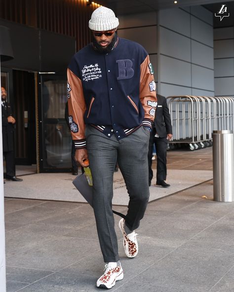 (1) Los Angeles Lakers on X: "Letterman LeBron https://t.co/JbzVZpzozP" / X Tall Black Men, Fall Outfits Men Streetwear, Varsity Jacket Style, Hat Outfit Men, Mens Fashion Swag, Gym Wear Men, Nba Outfit, Nba Fashion, Black Men Fashion Swag