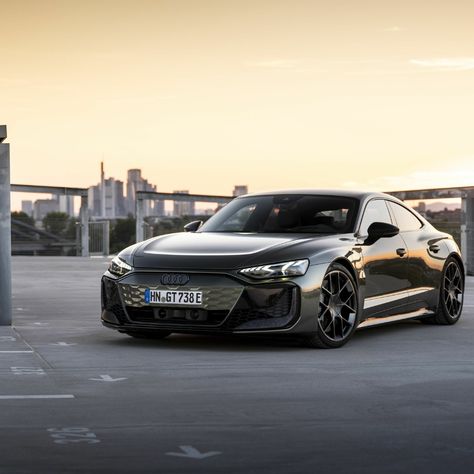 Audi reveals its most powerful EV yet—the RS e-tron GT Performance, boasting up to 925 hp from a dual-motor system. (Source: Audi) #AudiRSetronGTPerformance #Audietron #ElectricVehicle Audi Etron Gt Rs, Audi E Tron Gt, Audi Etron, Black Audi, Audi E-tron, Audi Rs, Tron, Most Powerful, Electric Cars