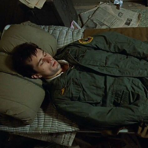 Taxi driver Taxi Driver Movie Aesthetic, Taxi Driver Cinematography, Goodfellas Style, Jackson Core, Táxi Driver, Travis Bickle, Bed Scene, Story Aesthetic, English Verbs