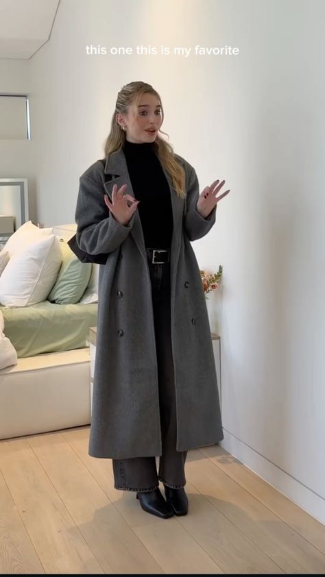 Kaban Outfit, Gray Coat Outfit Winter Style, Gray Coat Outfit, Berlin Outfit, Grey Coat Outfit, Old Money Winter, Modest Winter Outfits, Old Money Fashion, Money Fashion