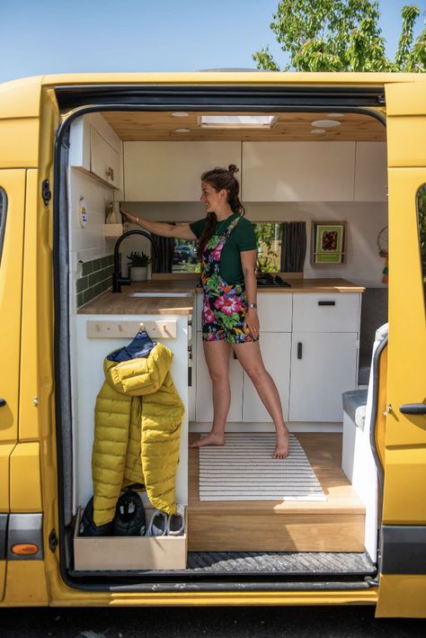 Campervan Kitchen Ideas, Campervan Kitchen, Camper Van Kitchen, Ducato Camper, Van Kitchen, Van Tour, Auto Camping, Van Dwelling, Kombi Home