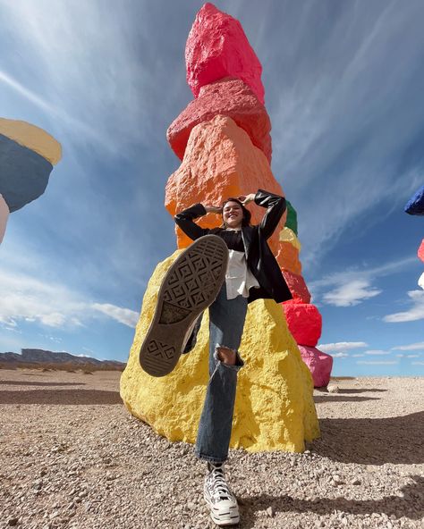 Seven Magic Mountains Outfit, 7 Magic Mountains Photoshoot, Seven Magic Mountains Photo Ideas, Teenage Birthday Ideas, Mountain Picture Ideas, Mountain Photoshoot Ideas, 7 Magic Mountains, Mountains Photoshoot, Vegas Pictures