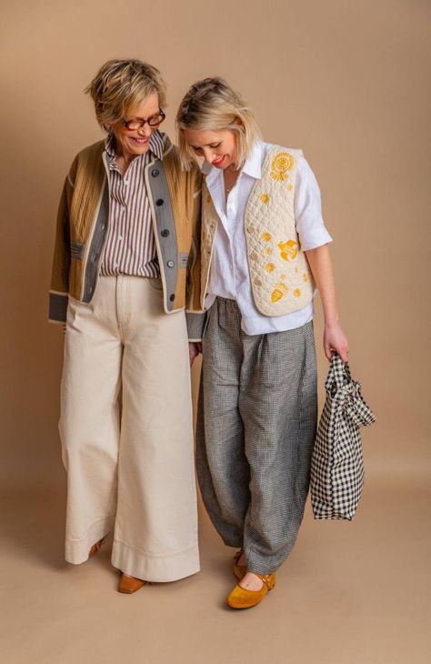 Relaxed Outfits Women Fall, Olive Green And Tan Outfit, Graham Street Fashion, Modern Grandma Style, Fitted Shirt Outfit, Old Woman Style, Pants Outfits For Women, Quilted Vest Outfit, Fashion Over 60