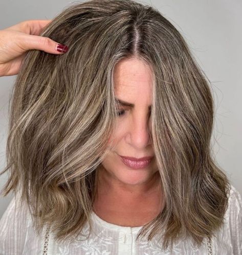 Dirty Blonde Balayage to Cover Natural Gray Hairs Lavender Grey Hair, Grey Brown Hair, Gray Blending, Gray Balayage, Grey Hair Coverage, Blond Balayage, Covering Gray Hair, Hair Adviser, Natural Gray Hair