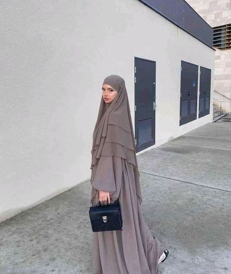 Jilbab Outfits, Hijab Outfit Summer, Islamic Modesty, Modest Outfits Muslim, Abaya Outfit, Black Hijab, Fashion Illustrations Techniques, Stylish Hijab, Modest Fashion Hijab