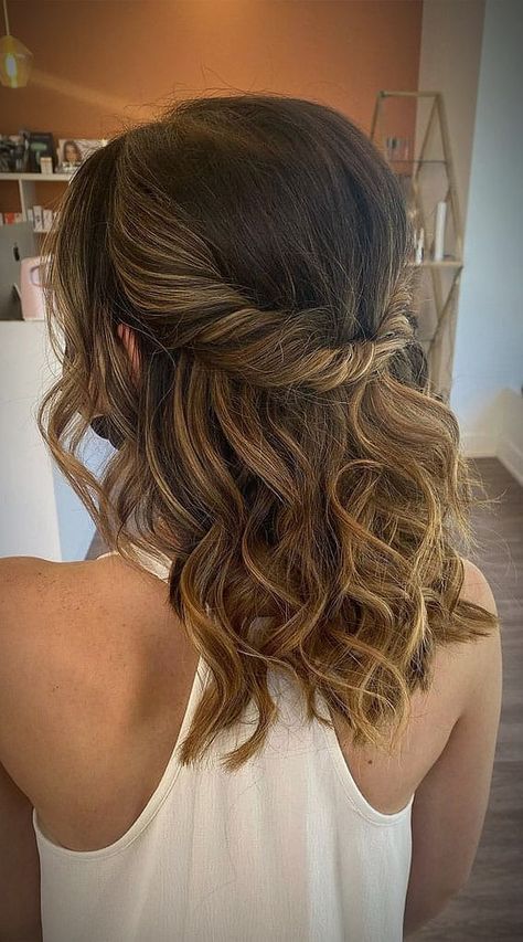 Bridesmaids Hairstyles For Fine Hair, Half Up Half Down Hoco Hairstyles For Short Hair, Grad Hair Styles For Short Hair, Prom Hair 2024 Half Up Half Down, Bridesmaid Hairstyles Short Hair Half Up, Med Length Bridesmaid Hair, Prom Short Hair Hairstyles, Layered Bridesmaid Hair, Fancy Hairstyles For Shoulder Length Hair