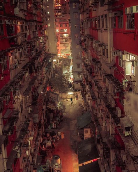 An old building in Hong Kong Medellin, Subway Surfers, Aesthetic Japan, Urban Environment, Photo Lighting, Environment Design, Old Building, Brutalism, Night City