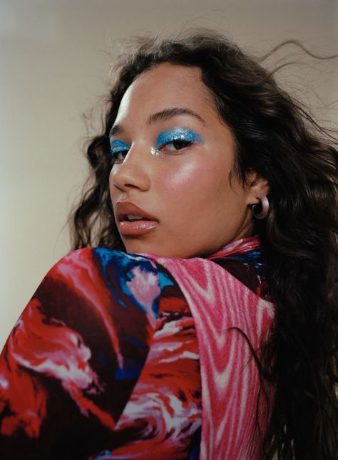 Beauty Shoot, Blue Eyeshadow, Autumn Beauty, Editorial Makeup, Teen Vogue, Creative Makeup, Aesthetic Makeup, Photography Inspo, Makeup Art