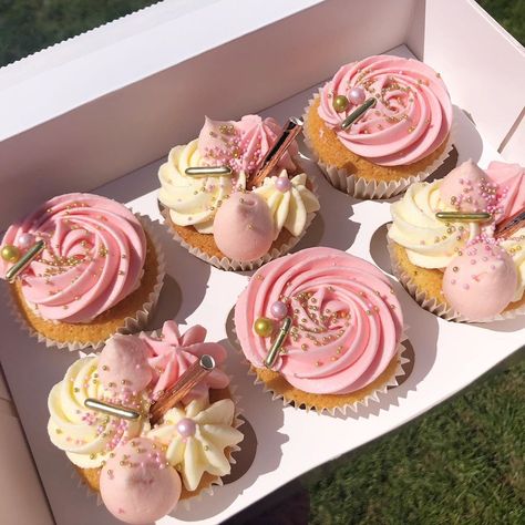 Decorative Cupcakes Ideas, Its A Girl Cupcakes, Simple Cupcake Designs, Cupcakes Decoration Ideas, Mothers Day Cupcakes, Chocolate Covered Marshmallows, Pretty Cupcakes, Homemade Cupcakes, Cupcake Cake Designs