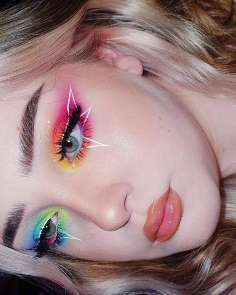 Tie Dye Makeup Looks, Makeup Looks Kawaii, Rave Party Makeup, Easy Eye Makeup Looks, Edm Makeup, Rainbow Makeup Looks, Спонж Beauty Blender, Makeup Looks Colorful, Unique Makeup Looks