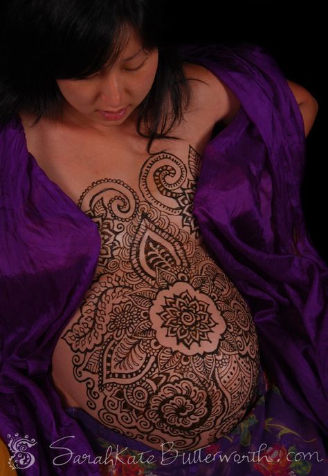 Maternity Tattoo Ideas, Chest Henna, Henna Chest, Henna Belly, Belly Henna, Unique Henna, Hot Mess Mom, Belly Art, Henna Powder