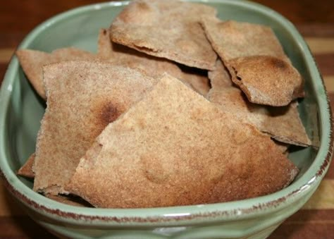 Flatbread - Yes, you can enjoy bread on the Daniel Fast! Enjoy this simple recipe, made with whole grain flour and no yeast. Daniel Fast Snacks, Daniel Fast Diet, Unleavened Bread Recipe, Daniel Diet, The Daniel Plan, Unleavened Bread, Fast Snack, Daniel Fast Recipes, Whole Grain Flour