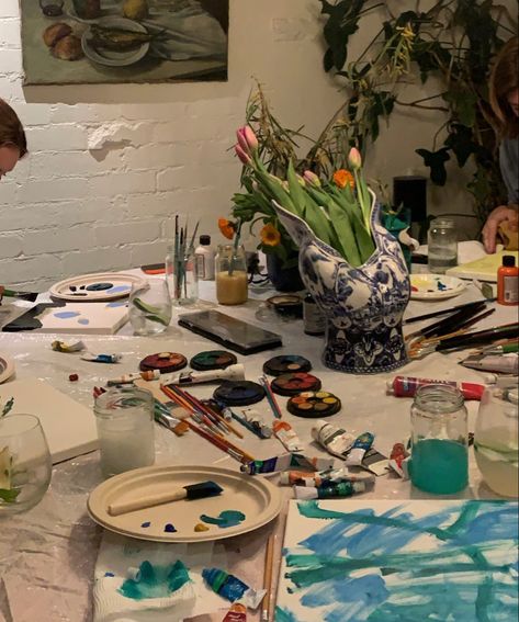 Activity Aesthetic, Art Mom Aesthetic, Painting Station, Lana Del Rey Songs, Group Crafts, Artsy Aesthetic, Art Therapist, Painting Activities, Group Art