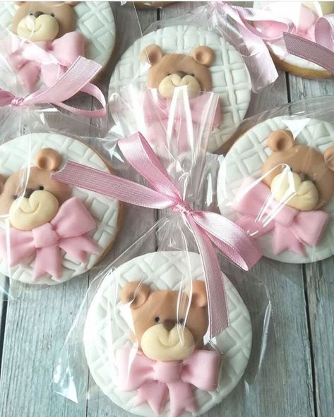 Mermaid Birthday Party Decorations Diy, Teddy Bear Birthday Party, Bear Baby Shower Theme, Baby Shower Candy Bar, Surprise Baby Shower, Baby Cupcake, Teddy Bear Birthday, Baby Shower Treats, Baby Shower Deco