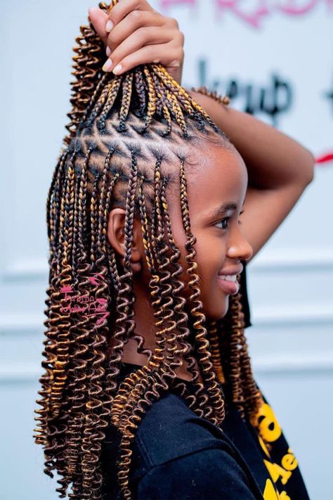 Latest Braids Styles for African American Women Best Braid Styles, Latest Hair Braids, Latest Braided Hairstyles, Afrikaanse Mode, Quick Braided Hairstyles, Box Braids Hairstyles For Black Women, Braided Cornrow Hairstyles, Twist Braid Hairstyles, Hair Twist Styles