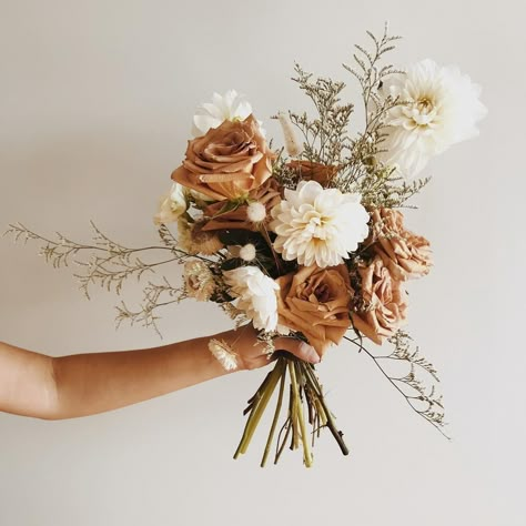 Earth Tone Wedding, Neutral Wedding Flowers, Bouquet Rose, Earthy Wedding, Bridal Bouquet Fall, Boho Bouquet, Brown Wedding, Fall Wedding Bouquets, Wedding Flower Inspiration