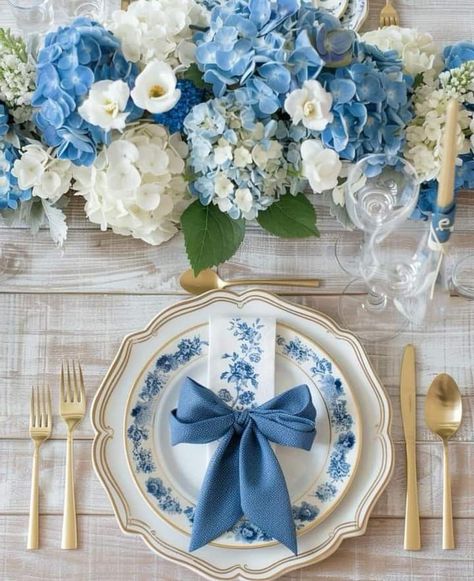 French Blue Wedding, Blue Table Settings, Wedding Theme Color Schemes, Gold Table Setting, Wedding Instagram, White Bridal Shower, Blue Bridal Shower, Light Blue Wedding, Something Blue Wedding