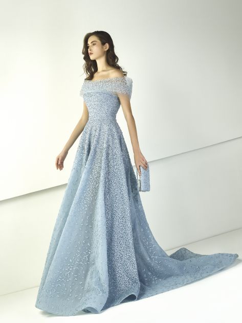 Tony Ward RTW Spring/Summer 2018 Collection Elegant Blue Dress, Wedding Dress Crafts, Spring Skirt, Chanel Cruise, Tony Ward, Fashion Gowns, Skirt Trends, Fashion 2024, Couture Gowns