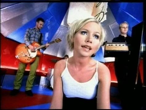 "Love me, love me...." First Band On The Moon, Nina Persson, Music Vibe, 2000s Music, Sweet Melody, Baz Luhrmann, The Cardigans, Short People, 90s Music