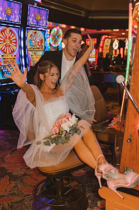 Vegas Themed Wedding, Las Vegas Bride, Las Vegas Wedding Photos, Vegas Bride, Vegas Wedding Photos, Casino Wedding, Married In Vegas, Indie Wedding, Spring Engagement Photos