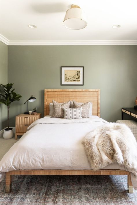 The 8 Best Bedroom Paint Colors in 2021 for Unwinding at Night Best Paint For Bedroom, Masculine Bedroom Decor, Green And White Bedroom, Best Bedroom Paint Colors, Colors Bedroom, Bedroom Color Combination, Future Bedroom, Masculine Bedroom, White Bedroom Decor