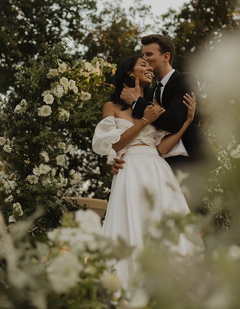 Seattle Garden, Wedding Portrait Poses, Wedding Picture Poses, Wedding Photography Styles, Wedding Couple Poses, Groom Photo, Wedding Photos Poses, Garden Party Wedding, Wedding Engagement Photos