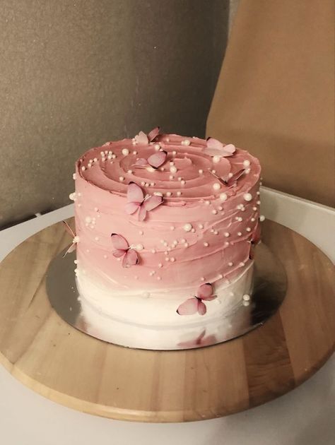 Shaded Cake Designs, Aesthetic Cake Designs Birthday, Small Pink Cake, Birthday Cake Inspo Aesthetic, Cute Pink Birthday Cake, Cake Decorating Aesthetic, Mini Cakes Aesthetic, Birthday Cake Round, Bday Cakes Aesthetic