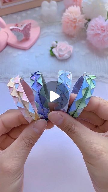 Cute Origami, Origami Tutorial, April 11, Origami, Christmas Crafts, Paper Crafts, The Creator, Bracelet, Christmas