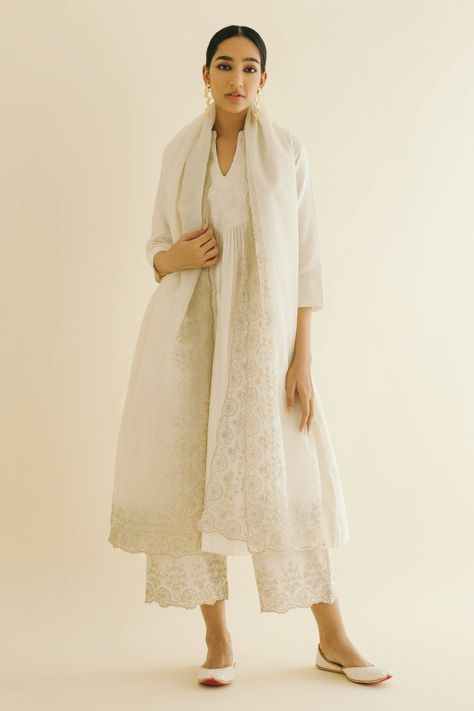 Silk Chanderi Embroidered V Neck White Kurta Set Sureena Chowdhri, Plain Suits, Suits For Women Indian, Desi Attire, Indian Outfits Lehenga, Zari Embroidery, White Kurta, Casual Indian Fashion, Salwar Kamiz