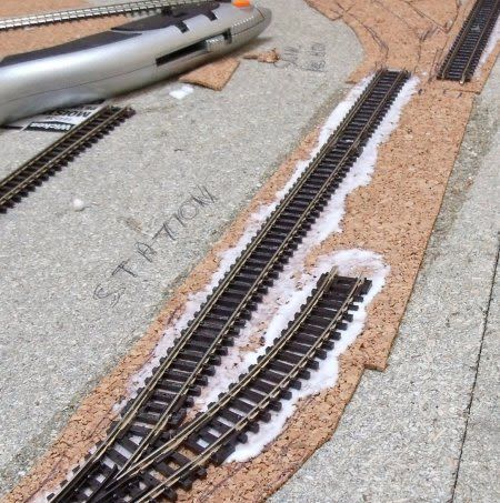 Model Trains Ho Scale, N Scale Train Layout, Ho Train Layouts, Electric Train Sets, Model Train Table, N Scale Model Trains, Ho Scale Train Layout, Model Training, Set Building