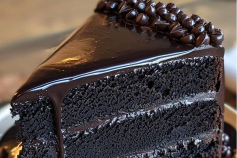 Black Velvet Cake Recipe, Black Velvet Cake, Purple Velvet Cakes, Strawberry Cheesecake Cupcakes, Black Velvet Cakes, Blackberry Cake, Chocolate Poke Cake, Velvet Cake Recipes, Blueberry Coffee Cake