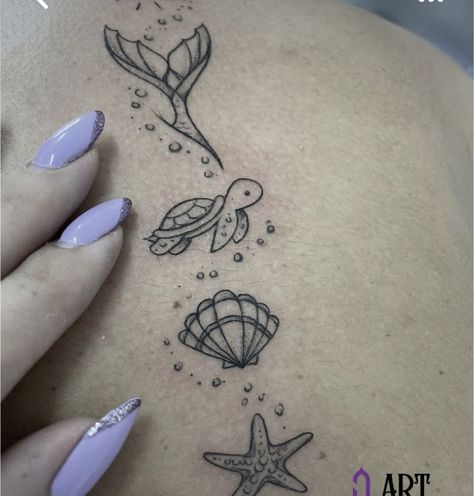 Tattoos Classy, Beach Tattoo Ideas, Beachy Tattoos, Mermaid Tattoo Designs, Turtle Tattoo Designs, Palm Tattoos, Muster Tattoos, Theme Tattoo, Sand And Sea