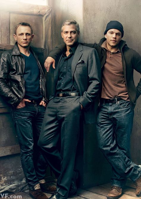 Daniel Craig, George Clooney, and Matt Damon, photographed by Annie Leibovitz for the February 2012 cover. Annie Leibovitz, Kapten Marvel, Annie Leibovitz Photography, Fair Photography, I Love Cinema, Matt Damon, Ewan Mcgregor, Actrices Hollywood, The Perfect Guy