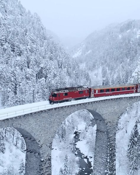 @1969Mauricio Glacier Express, Europe Photos, Train Ride, Photography Beach, Train Pictures, Train Journey, Winter Scenery, Destination Voyage, Nature Adventure